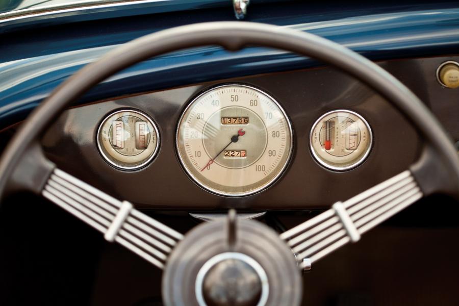  Ford DeLuxe Phaeton 1936 года  (фото 2 из 17)